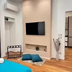 Luxury - La Bomboniera Апартаменти *
