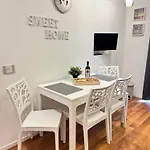 Апартаменти Luxury - La Bomboniera